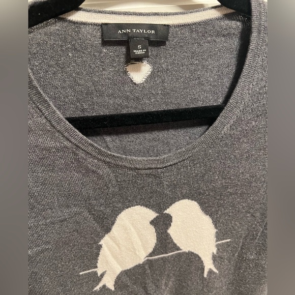 Ann Taylor lightweight bird design sweater - Picture 3 of 3